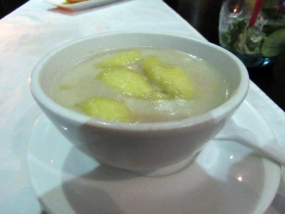 Chek Ktis, bananes tendres servies dans un lait de coco parfumé